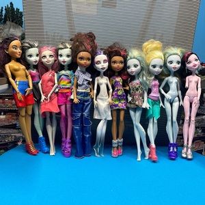 Monster high dolls